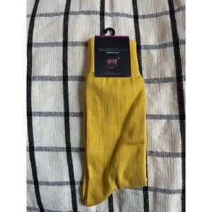 NWT Bugatchi 15% Cashmere yellow socks. $25 retail